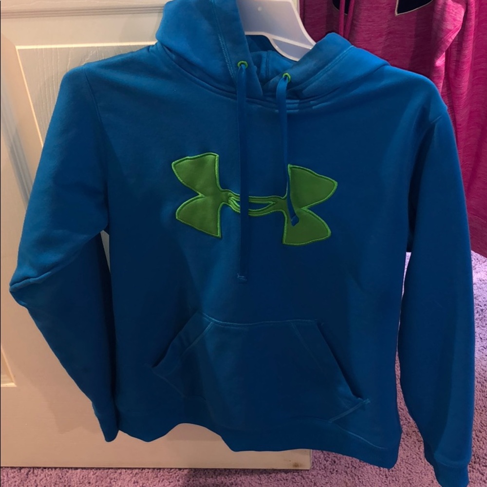 Under Armour sweatshirt